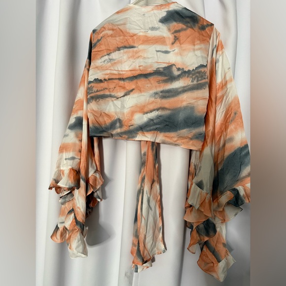 NWT Beautiful Flowing Arms Blouse Size Large - Picture 5 of 6